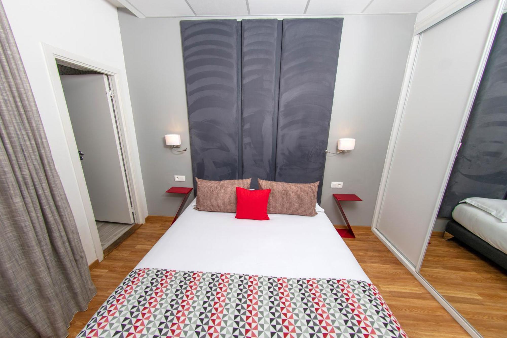 Hotel Mediterranee Calvi (Corsica)